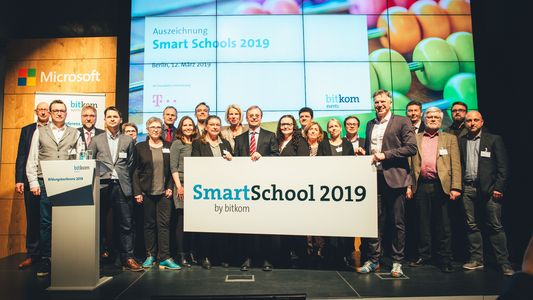 Die Wichern-Schule wird als Smart School auf der Messe BitKom ausgezeichnet.