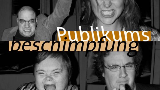 vier Ensemble-Mitgliedern auf dem Plakat zum Stück Publikumsbeschimpfung