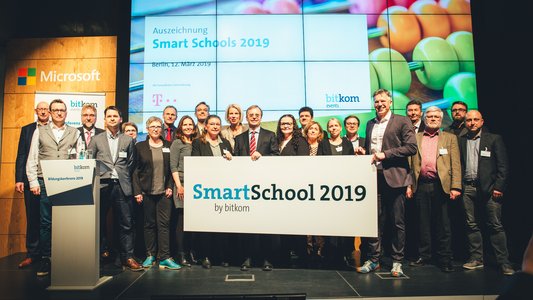 Die Wichern-Schule wird als Smart School auf der Messe BitKom ausgezeichnet.